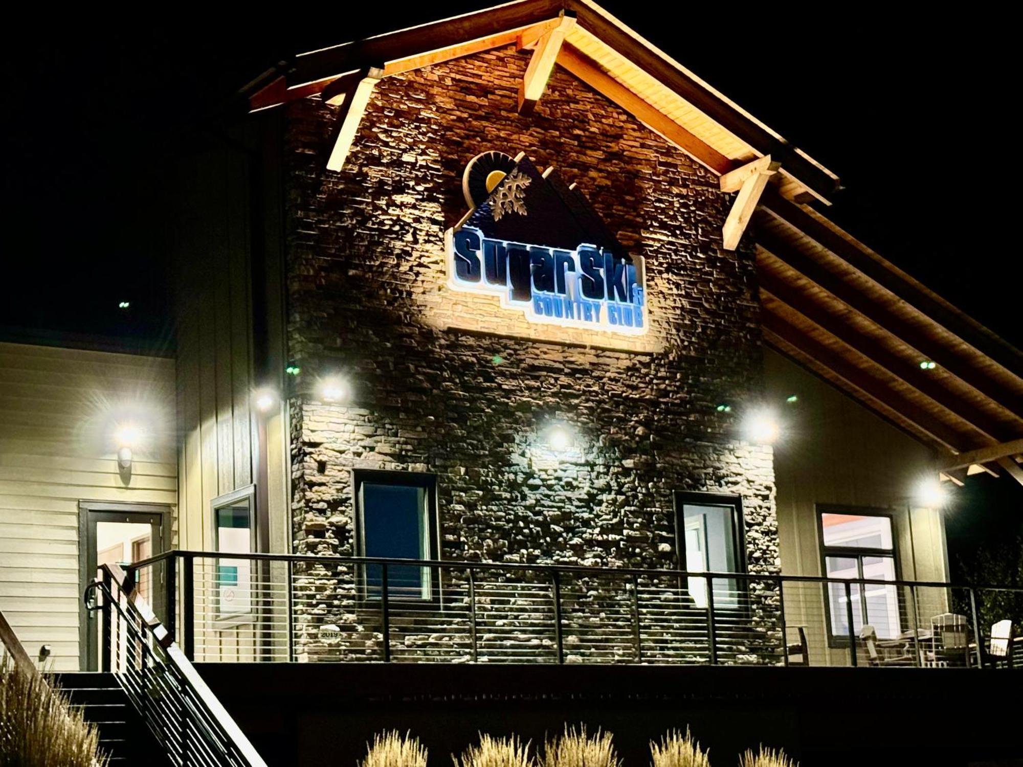 The Sugar Suite - Renovated With A View! Ac! Pool, Hot Tub, Sauna, Gym, Ev Sugar Mountain Exterior photo