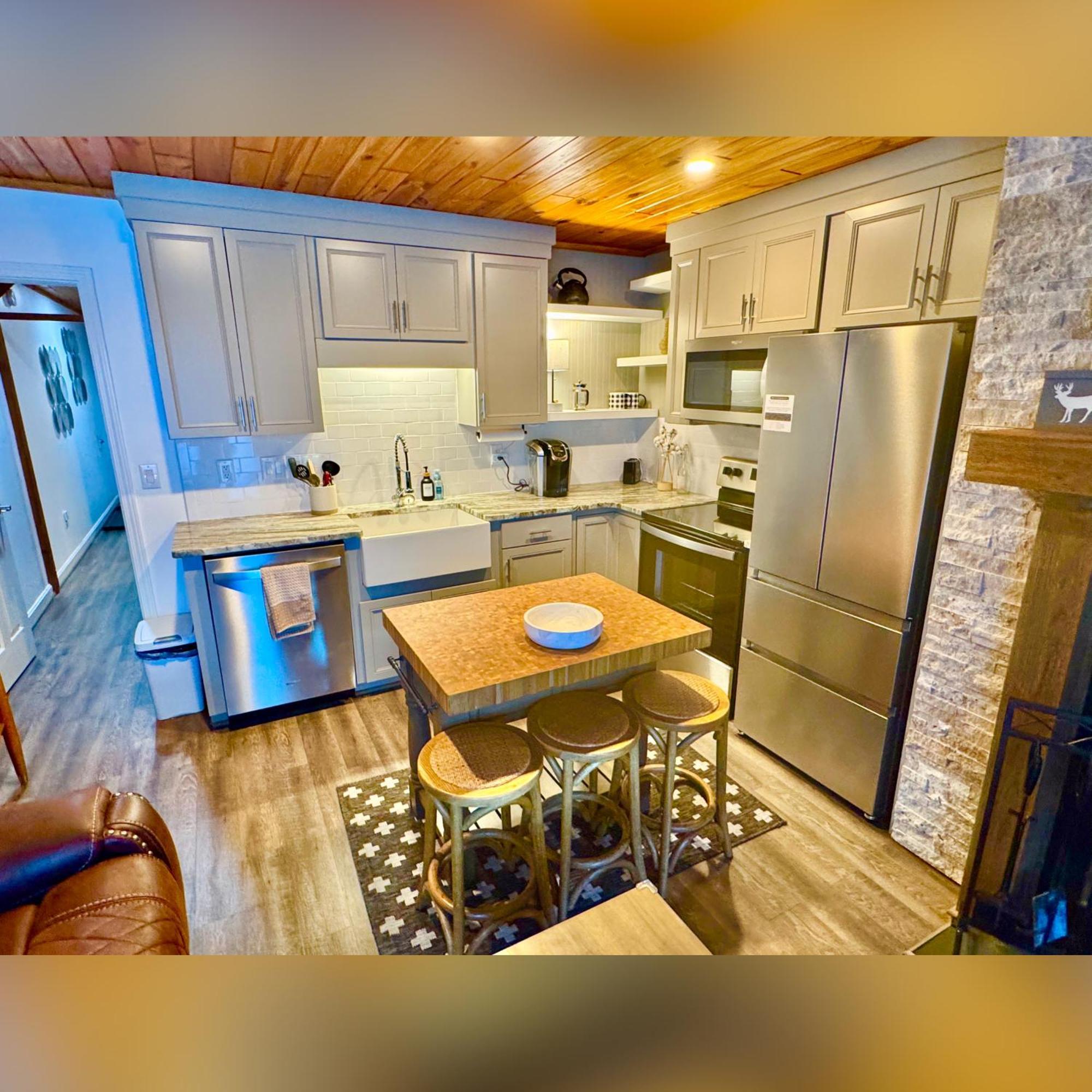 The Sugar Suite - Renovated With A View! Ac! Pool, Hot Tub, Sauna, Gym, Ev Sugar Mountain Exterior photo